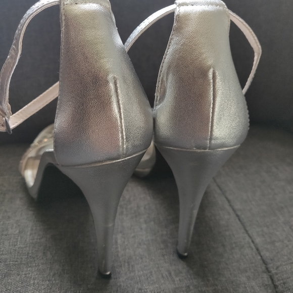 Silver jewel strap heels - Picture 5 of 5